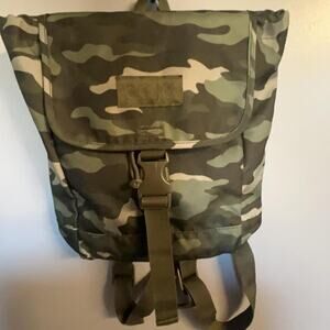 Pink camo backpack with adjustable straps